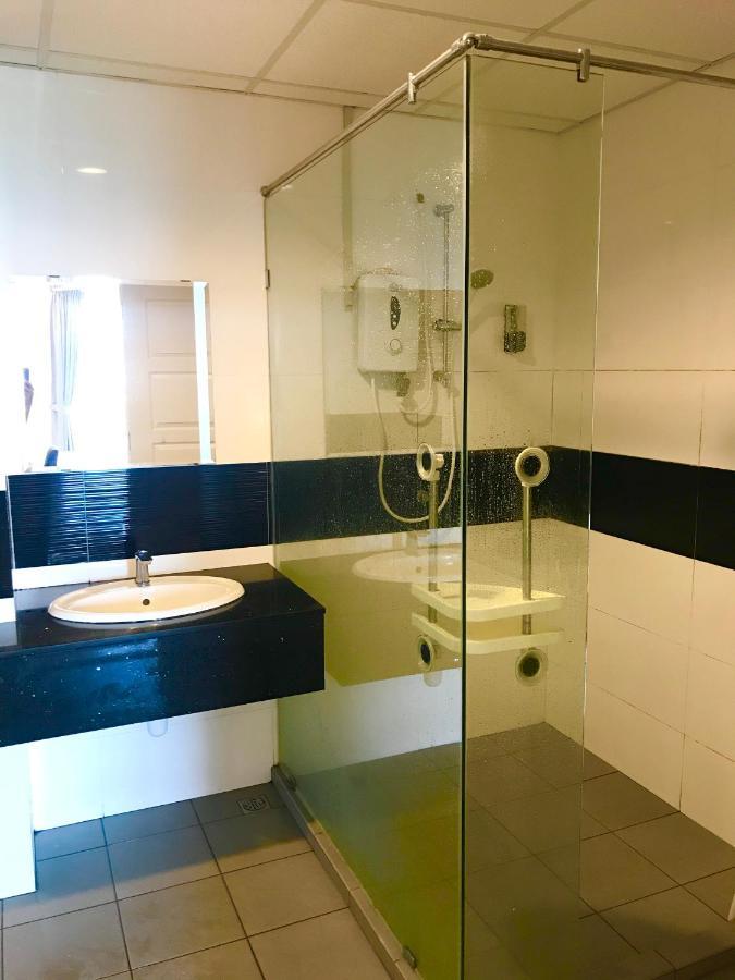 Mansion One Suites By Little Cabin Τζωρτζ Τάουν Εξωτερικό φωτογραφία